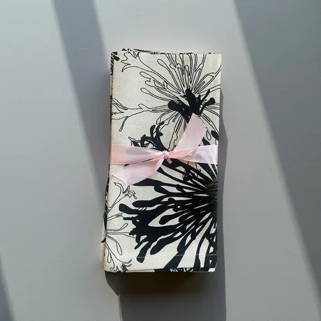 SERVIETTES - BLACK FLORAL — view 3