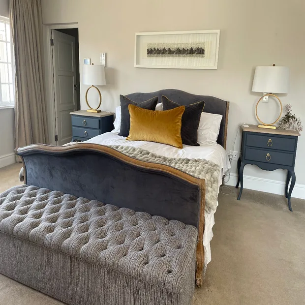 RESIDENTIAL - MONOTONE BEDROOM