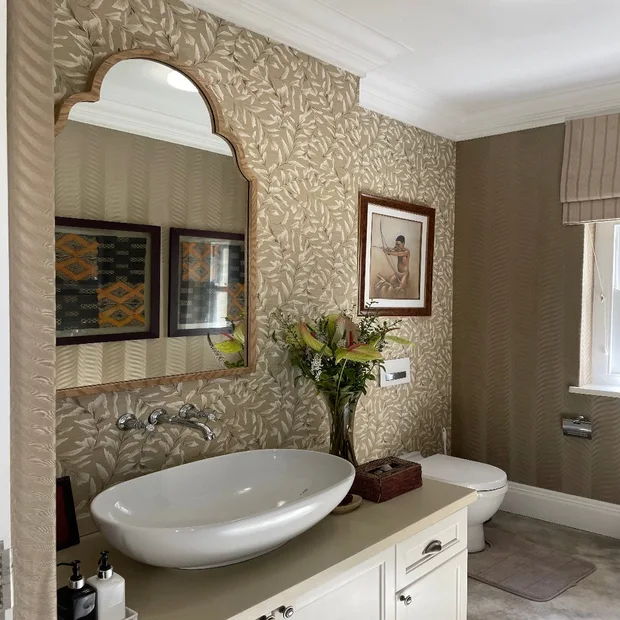 RESIDENTIAL - POWDER ROOM